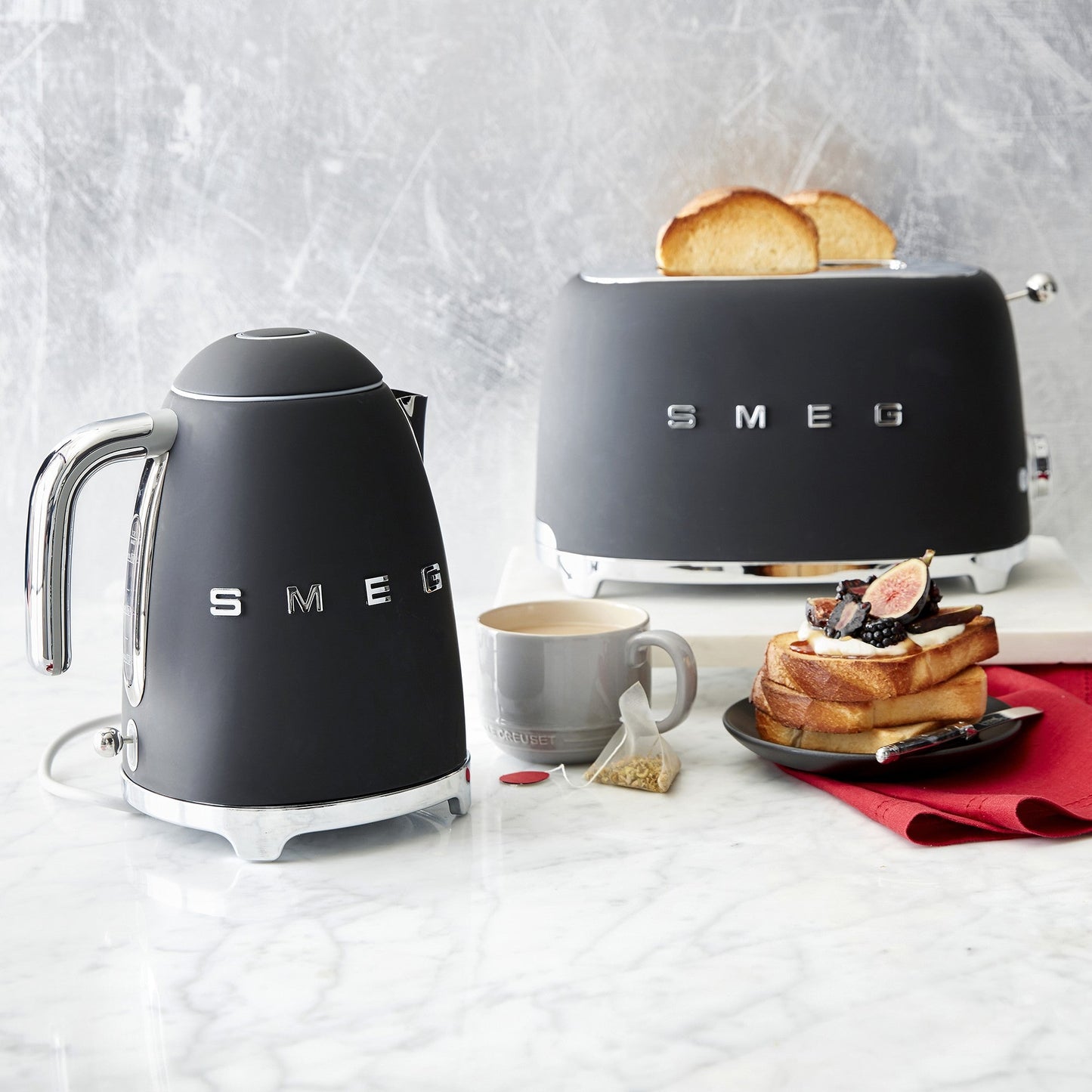 SMEG Electric Kettle 3D Logo