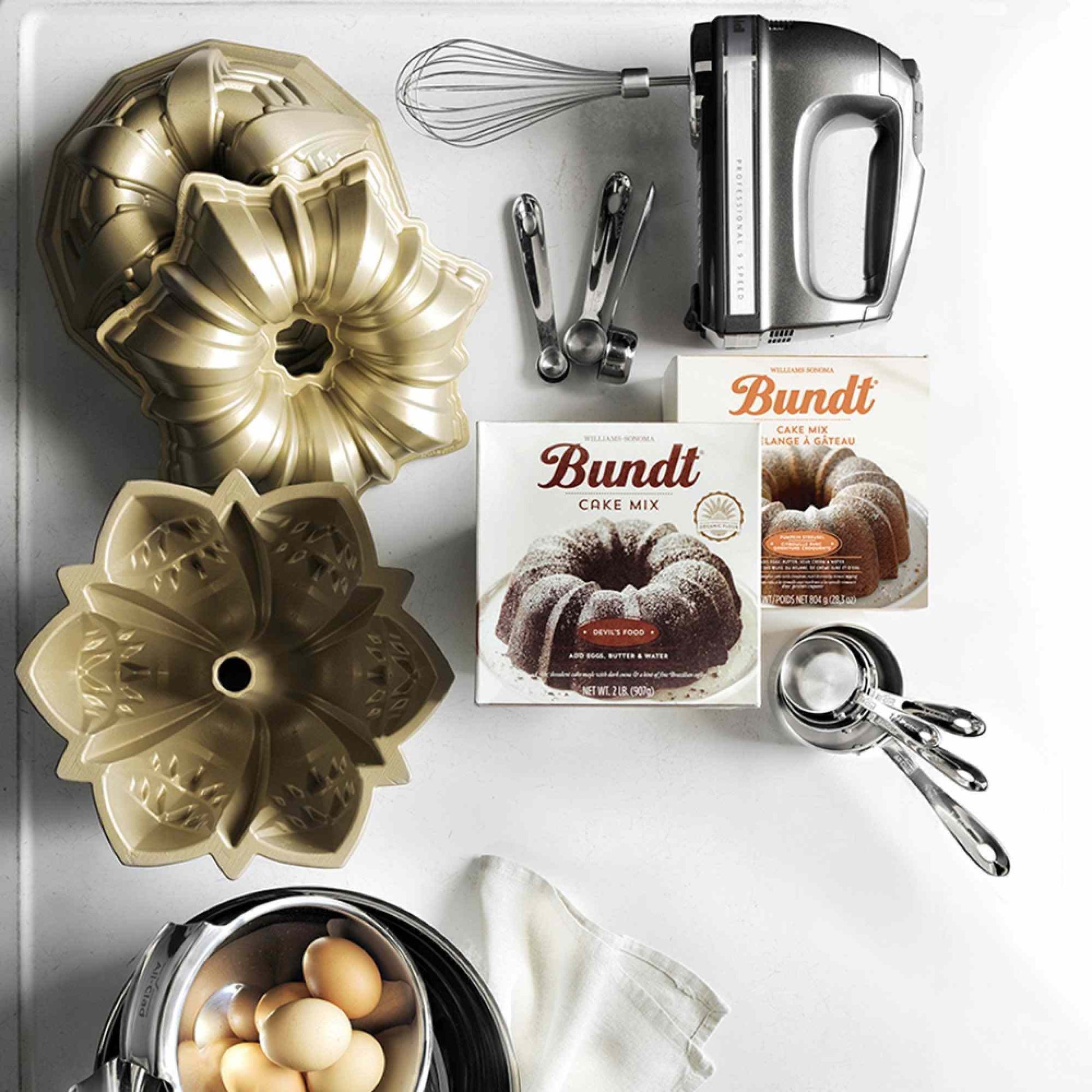 KitchenAid 9-Speed Digital Hand Mixer with Turbo Beater II and soft grip handle